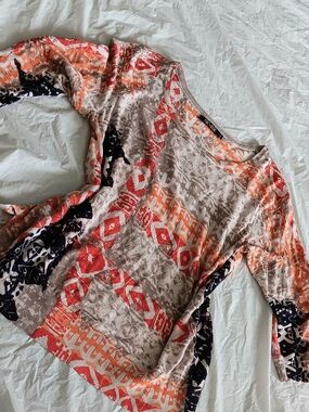 Abstract Aztec Print Lightweight Sweater in Coral, Beige & Navy, Medium